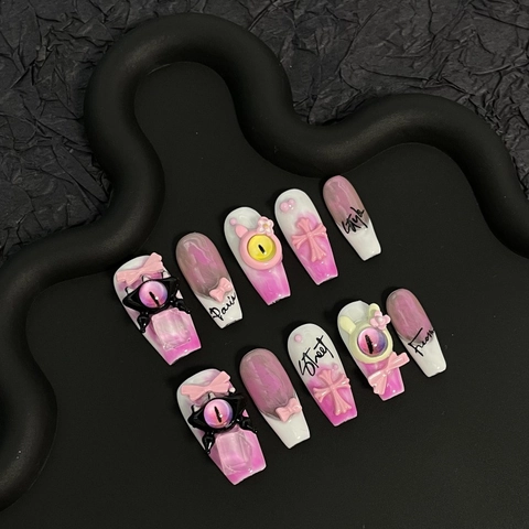 Faux Ongles Faits À La Main Dégradé Rose Blanc Avec Nœud 3D Croix Œil Du Diable Style Gothique Doux Et Frais Pour Femmes