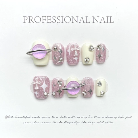 Handgefertigte Lavendelviolette Künstliche Nägel Mit 3D Planet Und Kreuz Dekoration Glitzer Rosa Y2K Süßer Stil Falsche Nägel