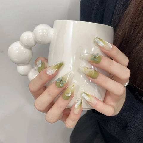 Unghie a Pressione Fatte a Mano Verde Bianco Gradiente 3D Farfalla Fiore Design Bara Lungo Artificiale Unghie Finte Gioielli