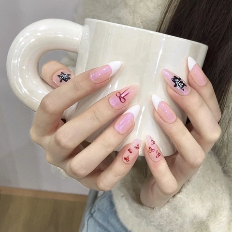 Handgefertigte Künstliche Nägel Mandelform Französisch Rosa Perlmutt Mit Roter Schleife Schwarze Katze Muster Für Damen