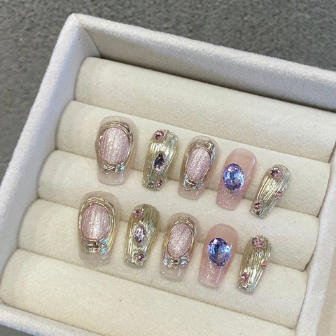Unghie Finte Artigianali Rosa Occhio di Gatto Lussuose Coffin Farfalla Strass Unghie per Donna Elegante Manicure