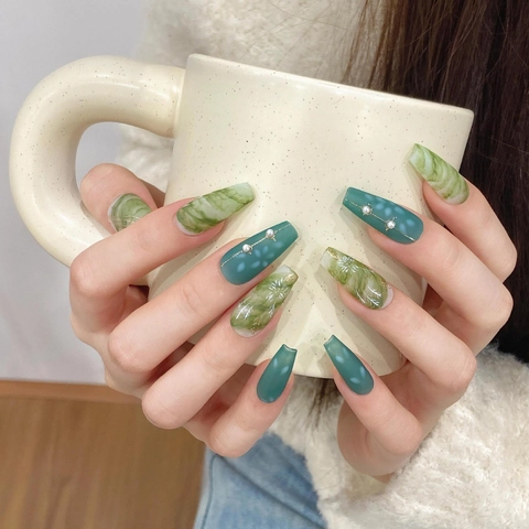 Unghie a Pressione in Marmo Verde Fatte a Mano Unghie Finte Lunghe a Bara Con Decoro Floreale Künstliche Perle Elegante Manicure Donna