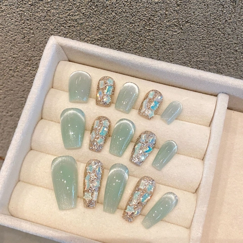 Set Unghie Finte Fatte a Mano Verde Onda Occhio di Gatto Glitter Strass Eleganti Unghie Artificiali Forma Coffin per Donna
