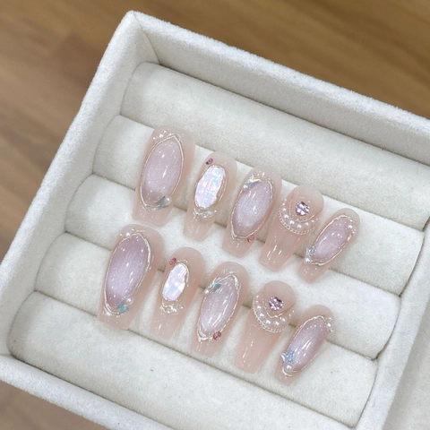 Uñas Postizas de Presión Hechas a Mano Rosa Nude Efecto Ojo de Gato Concha Perla Artificial Strass Elegantes Forma de Ataúd Mujer