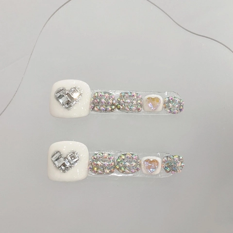 Unghie Finte Piedi Fatte a Mano Bianche Con Cuore di Strass Design Lussuose Unghie Scintillanti per Donna Matrimonio Festa