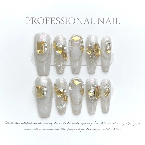 Uñas Postizas a Presión de Lujo Hechas a Mano Forma Ataúd Largo Degradado Plata Brillo Perla Artificial Elegante