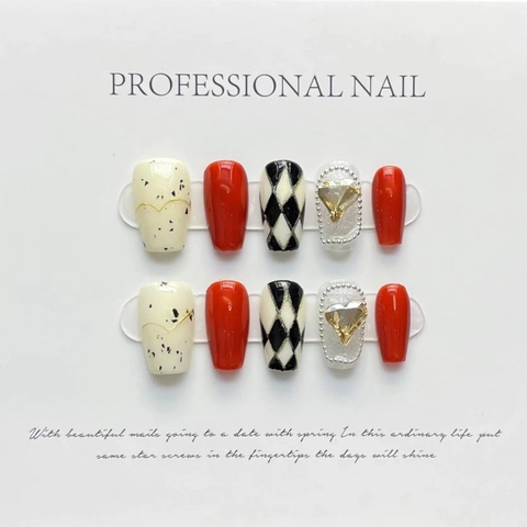 Handmade Burgundy Press-on Nails Heart Rhinestone Argyle Pattern Reusable Short Coffin Fake Nails For Women Daily Decor