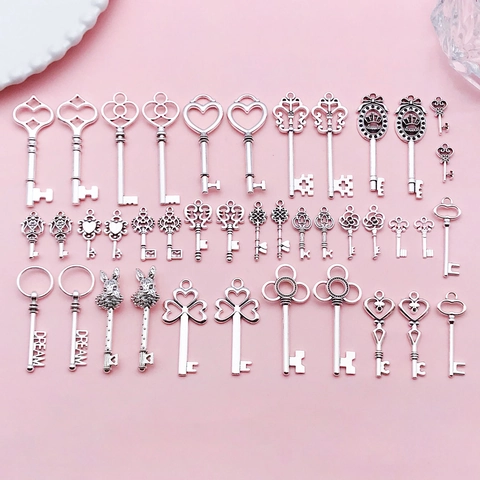 Vintage Alloy Key Pendants Antique Silver Hollow Heart Crown Design Key Charms For DIY Jewelry Making Necklaces Accessories