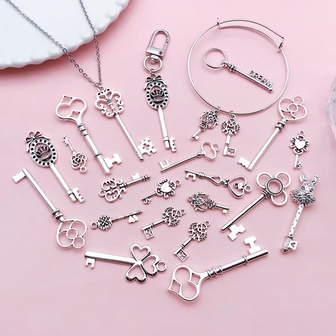 Vintage Alloy Key Pendants Antique Silver Hollow Heart Crown Design Key Charms For DIY Jewelry Making Necklaces Accessories
