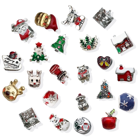 Pendentifs en Alliage Émaillé de Noël Flocon de Neige Père Noël Renne Sapin de Noël Charms pour Fabrication de Bijoux DIY Décorations de Fête