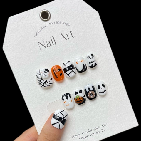 Handmade Halloween Pumpkin Ghost Hand-Painted Press On Nails Cute Cartoon Short Round Reusable Artificial Fake Nails For Women