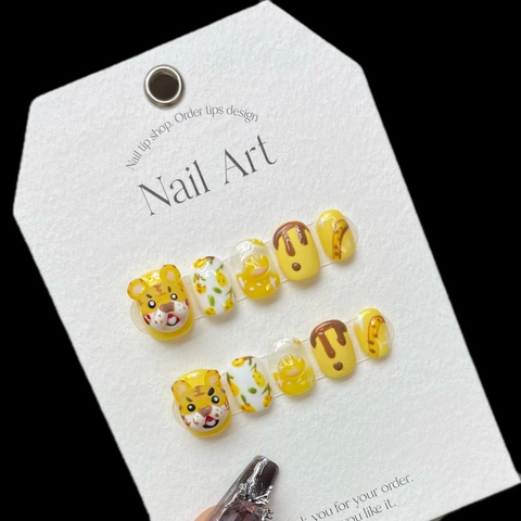 Set di Unghie Finte a Pressione 3D Tiger Fatte a Mano Carino Cartone Animato Animale Floreale Giallo Resina Unghie per Donna