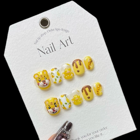 Set di Unghie Finte a Pressione 3D Tiger Fatte a Mano Carino Cartone Animato Animale Floreale Giallo Resina Unghie per Donna