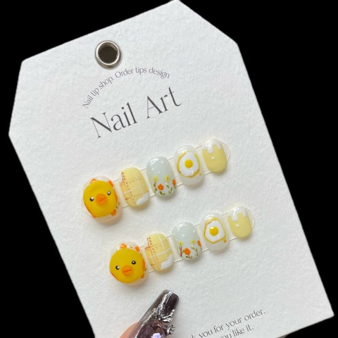 Unghie Finte Fatte a Mano Carino Design Gallo Zodiaco 3D Dipinto a Mano Giallo Quadretti Floreale Rilievo per Donna