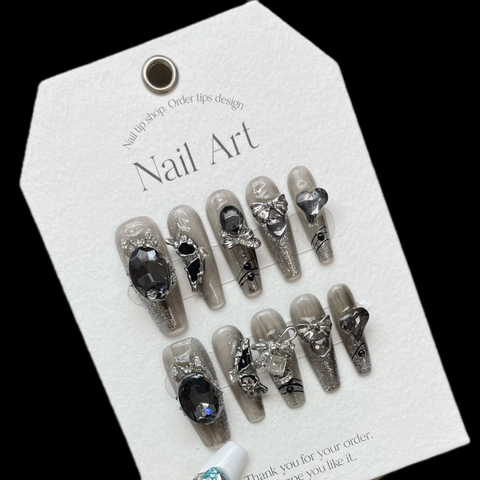 Uñas Postizas a Presión Góticas Hechas a Mano Gris Ojo de Gato Lujosas Strass 3D Mariposa Lazo Plateado Ataúd Largo