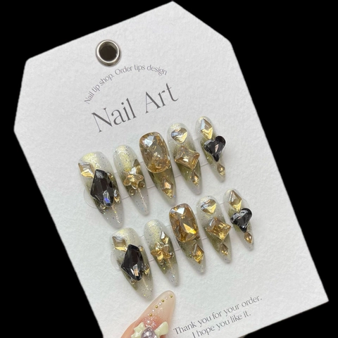 Uñas Postizas Hechas a Mano Stiletto Largo Degradado Ojo de Gato Corazón Lazo Brillantes para Mujer Joyería de Uñas