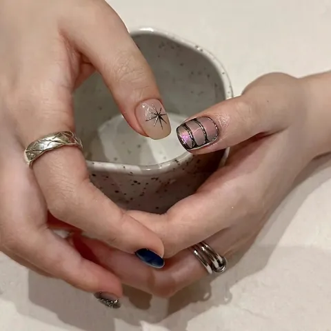 Unghie Finte a Pressione Fatte a Mano Con Motivo Occhio del Diavolo e Stella Finitura a Specchio Metallico Stile Y2K Cyberpunk Blu Argento Donna