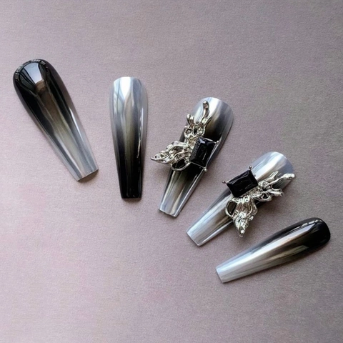 Uñas Postizas Hechas a Mano Plata Negro Ojo de Gato Degradado Ataúd Largo Mariposa Metal 3D Uñas Góticas