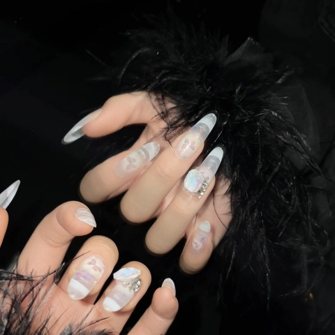 Unghie Finte a Pressione Fatte a Mano con Farfalla Sfumata e Strass 3D Lunghe a Stiletto per Donna