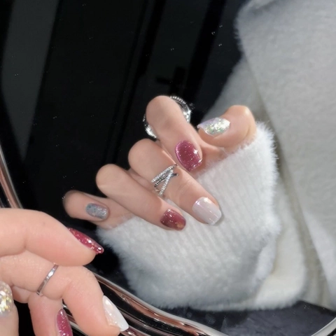 Handgemachte Katzenauge Press On Nails Kurz Rundquadratisch Gelee Pflaume Weinrot Glitzer Pailletten Künstliche Fingernägel Set
