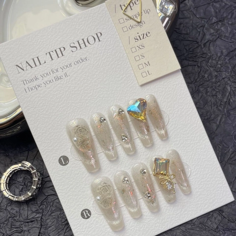 Handgefertigte Lange Sarg-Kunstnägel Luxus Katzenaugeneffekt Zirkonia Herz Strass Süßes Blush Wiederverwendbares Maniküre-Set
