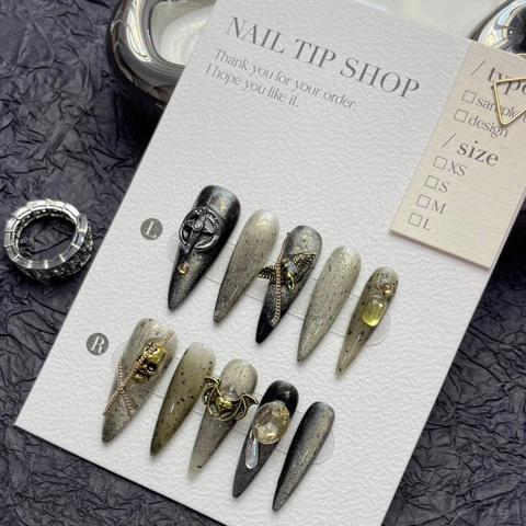 Unghie Finte Fatte a Mano Stile Gothic Punk Stiletto Punte Unghie Lunghe Con Catena in Metallo Rilievo Decor per Donna Accessorio Moda
