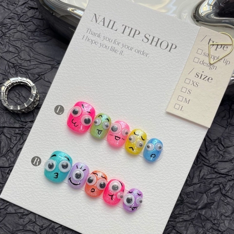 Uñas Postizas de Dibujos Animados Con Ojos Móviles 3D Purpurina Colores de Caramelo Uñas Cortas Para Mujer Arte de Uñas