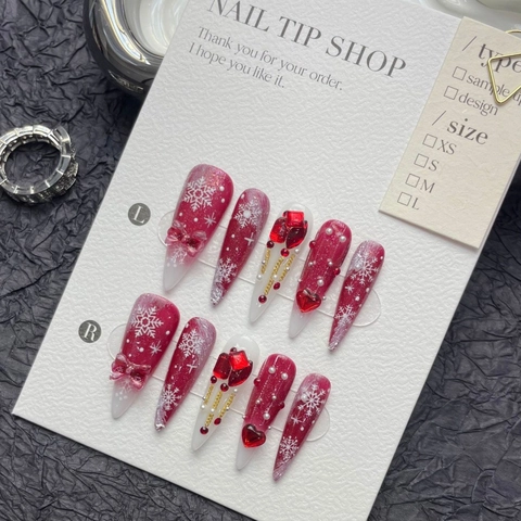 Unghie Finte Fatte a Mano Cade la Neve a Natale Lungo Stiletto Rosso Bianco Sfumato Fiocco di Neve Fiocco Strass Gioielli