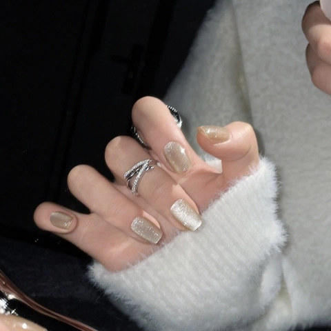 Faux Ongles à Presser Œil de Chat Chatoyant Court Carré Rond Or Champagne Brillant pour Femmes Manucure Quotidienne Décoration des Ongles