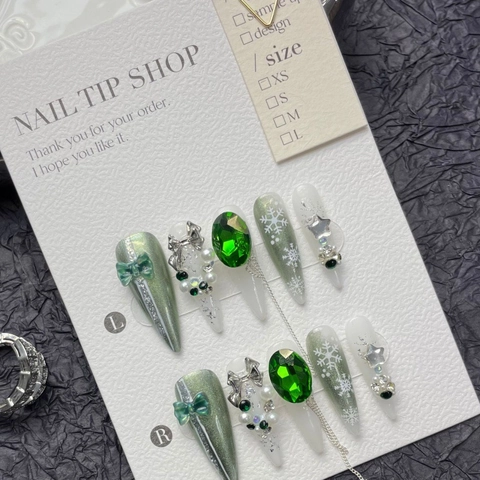 Uñas Postizas Hechas a Mano Navidad Verde Stiletto Largo Ojo de Gato Copo de Nieve Lazo Strass Perla Artificial Uñas Artificiales Mujer
