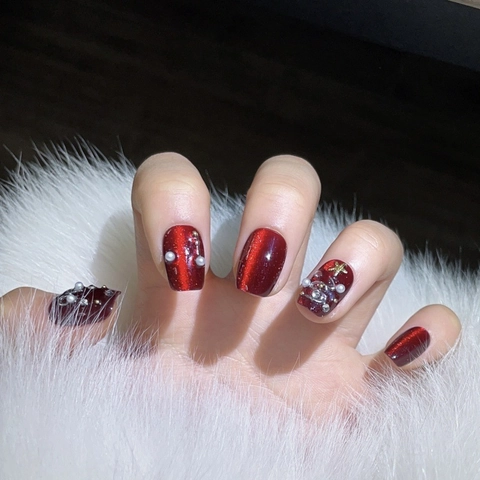 Handmade Dark Red Cat Eye Press On Nails With Artificial Pearl Rhinestone Star Decor Festive Short Square Fake Nails For Women Party