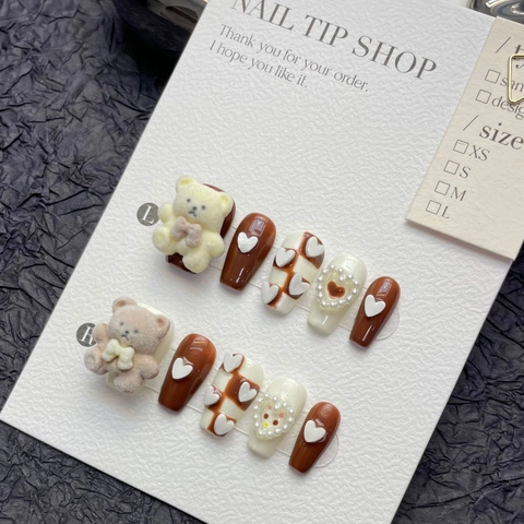 Maillard Marrone 3D Orso Floccato Unghie Finte Dolce Fatto a Mano Scacchiera Perla Cuore Unghie Donna Moda Manicure