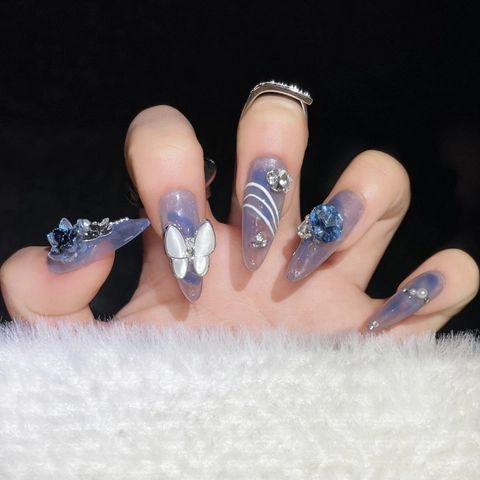 Faux Ongles à Presser Marbre Bleu Faits Main Luxe Papillon 3D Strass Stiletto Ongles Longs Avec Perles Set Manucure pour Femme