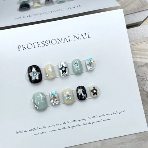 Uñas Postizas Y2K Estrella Hecho a Mano Bloque de Color Rosa Azul Dulce Cool Rhinestone Parche de Uñas Decorativo Joyería Mujer