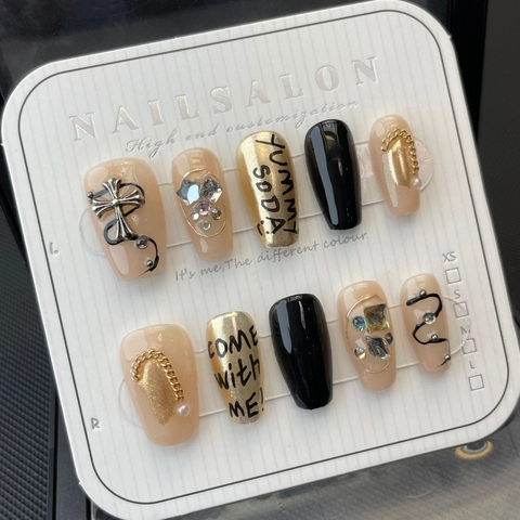 Handmade Press On Nails Mirror Finish Cross Metal Chain Rhinestone Artificial Pearl Cool Spicy Girl Fake Nails Set For Women