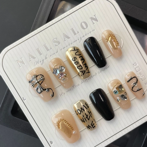 Handmade Press On Nails Mirror Finish Cross Metal Chain Rhinestone Artificial Pearl Cool Spicy Girl Fake Nails Set For Women