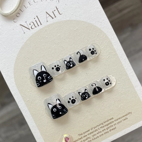 Unghie Finte per Piedi Fatte a Mano con Glitter Argento e Gatto Cartoon Patch per Unghie dei Piedi Donna
