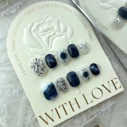 Unghie Finte Fatte a Mano Blocchi di Colore Blu e Nero Corte Rotondo Quadrato Texture Marmo Strass Fiocco Unghie Finte per Donna