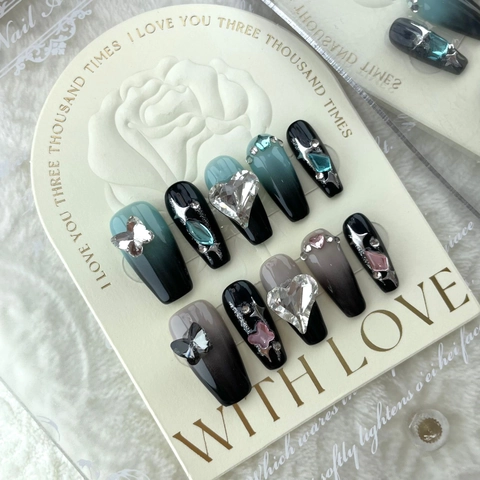 Uñas Postizas Hechas a Mano Degradado Azul Arándano Negro Ataúd Largo Con Strass de Corazón y Mariposa para Mujer