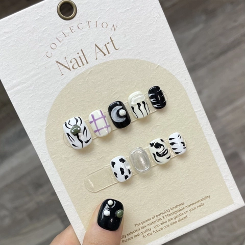 Handmade Press On Nails Japanese Anime Style Hand Painted Black White Zebra Cow Pattern 3D Moon Cat Eye Resin False Nails