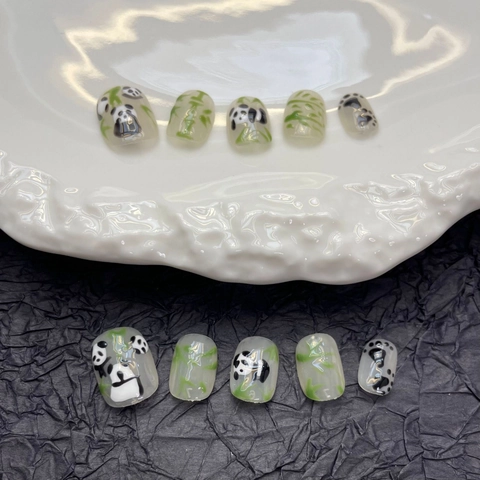 Handmade Press On Nails Cute Giant Panda Green Bamboo Pattern Short Round Fake Nails For Women Students Daily Decor