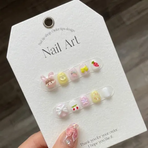 Unghie Finte per Bambini Fatte a Mano 3D Coniglio Fragola Design Rosa Giallo Unghie a Pressione per Bambine DIY Nail Art
