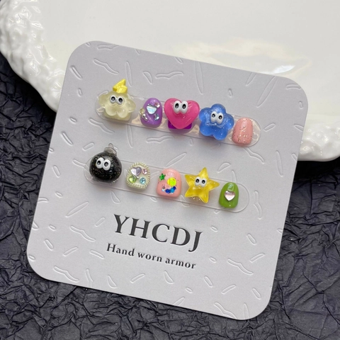 Unghie Finte per Bambini Fatte a Mano Modello Occhio Cartone Animato 3D Resina Strass Unghie Corte per Bambini Colori Caramella Decorazione Manicure