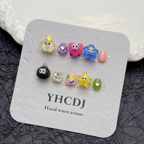 Unghie Finte per Bambini Fatte a Mano Modello Occhio Cartone Animato 3D Resina Strass Unghie Corte per Bambini Colori Caramella Decorazione Manicure