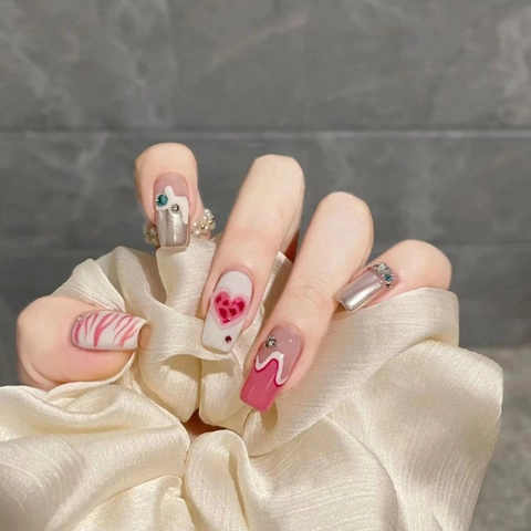 Unghie Finte Fatte a Mano Rosa Fiamma Cuore Zebra Resin Unghie per Donna Spicy Girl Dolce Y2K Manicure Unghie con Strass