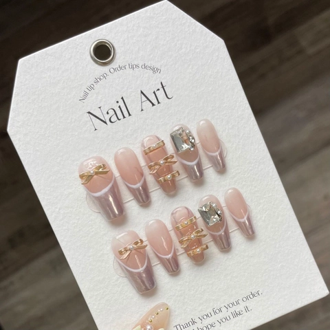 Handgemaakte Lange Doodskistvorm Press-on Nagels Nude Roze Ballet Kunstnagels Met Stereo Gouden Strik Strass Kunstparel French Tip