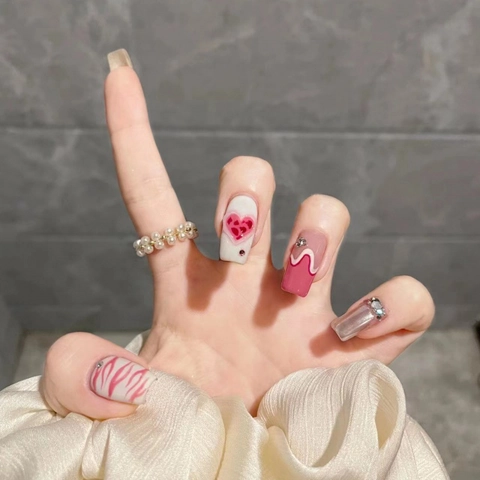 Unghie Finte Fatte a Mano Rosa Fiamma Cuore Zebra Resin Unghie per Donna Spicy Girl Dolce Y2K Manicure Unghie con Strass