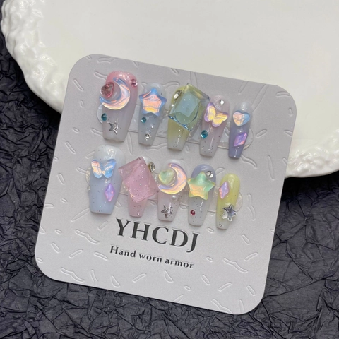 Uñas Postizas a Presión Aurora Color Caramelo 3D Estrella Luna Mariposa Diamantes de Imitación Ataúd Largo Hechas a Mano Manicura Dulce Y2K Mujer