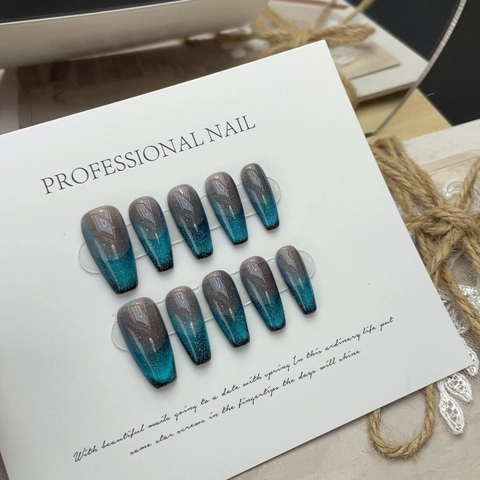 Handgefertigte Katzenauge Kunstnägel Zum Aufkleben Blau Grau Farbverlauf Kurz Coffin Falsche Nägel Mit Glitzer Und Gel-Kleber