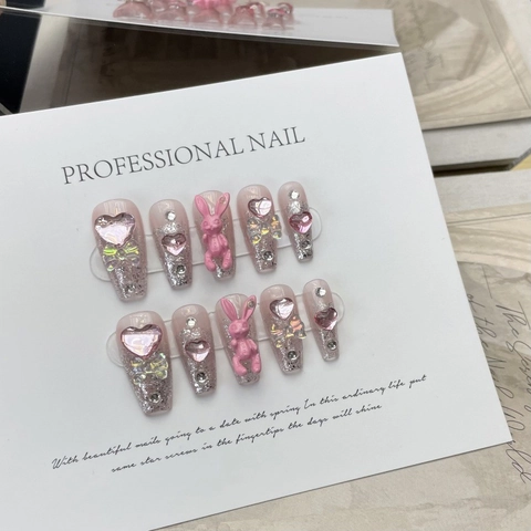 Faux Ongles à Presser Forme Cercueil Dégradé Rose Faits à la Main Avec Lapin 3D Cœur Strass Style Doux Luxe pour Femme